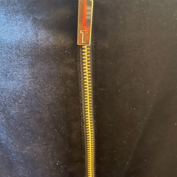 Elegant Black Queen Bee Ruffle Shift Dress Ted Baker NWT - Picture 15 of 16